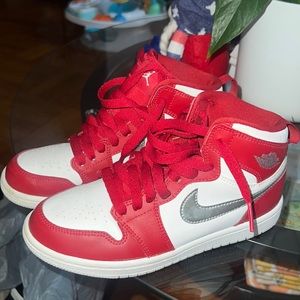 AJ1 “Silver Medal”